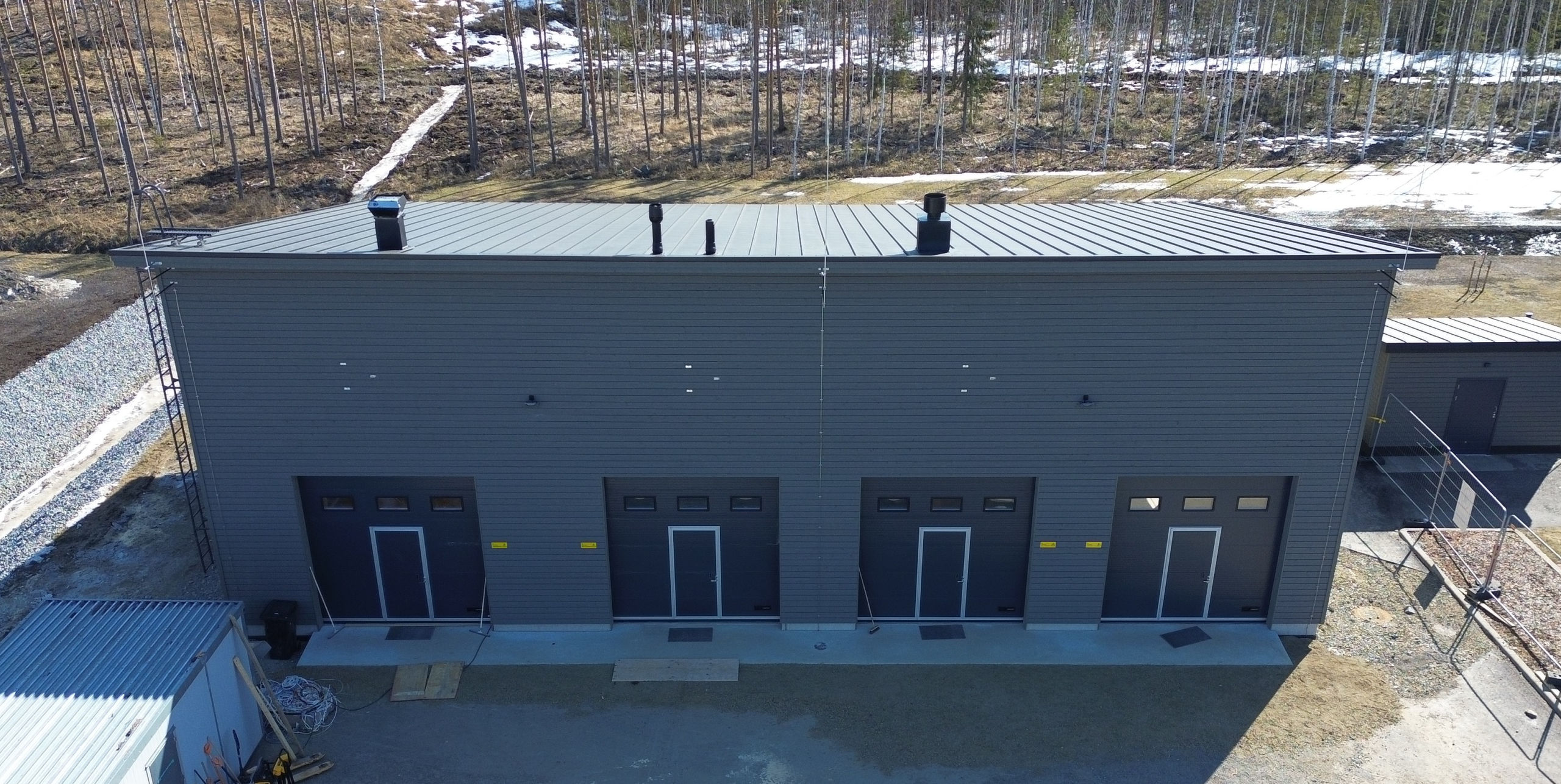 Rakennuspalvelu Saneko toteutti uuden varasto- ja huoltohallin Joensuussa Puhas Oy:lle
